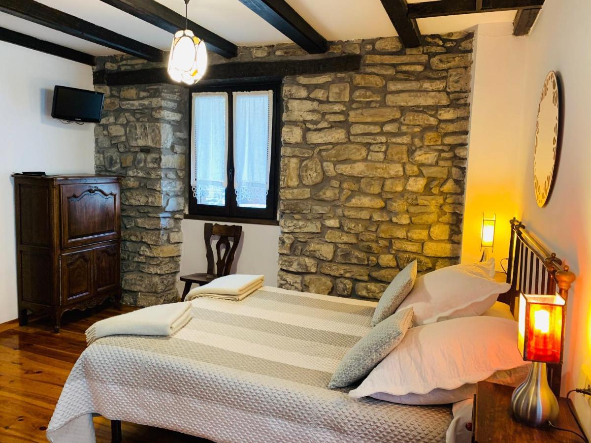 Argonz Etxea Hotell Urzainqui Exteriör bild
